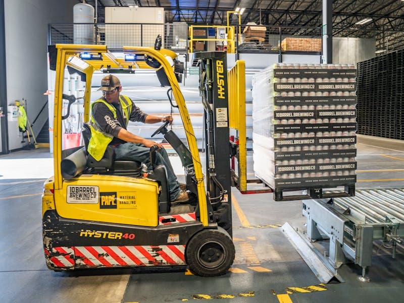 Складской комплекс с товарами